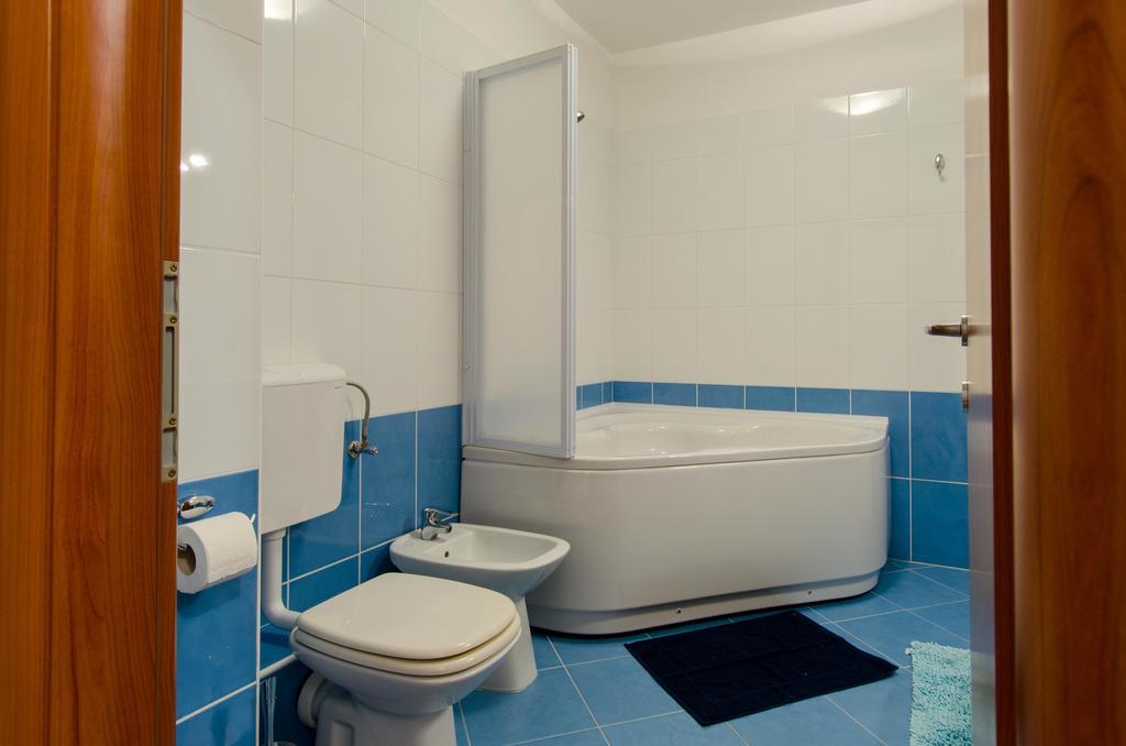 Deluxe Apartment Bagaric Trogir Szoba fotó